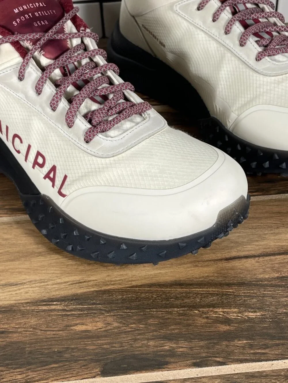 Municipal Sportcross ATG Golf Shoes Mens 11 Natural Cardinal Spikeless Sneakers